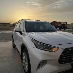 Toyota Highlander 2023