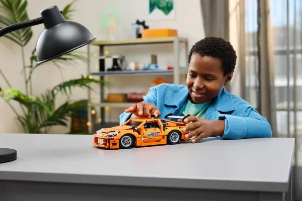 «Forsaž-yň» birinji filmindäki Toyota Supra MK4 Lego toplumy görnüşinde çykaryldy