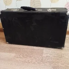 Чемодан большой