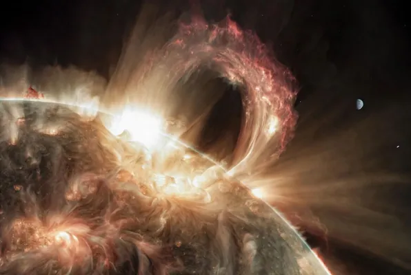 На Солнце произошла мощная вспышка класса X2.5