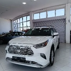 Toyota Highlander 2023