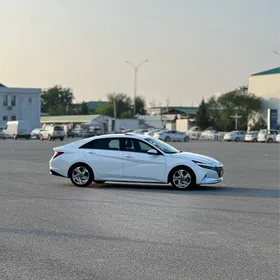 Hyundai Elantra 2020