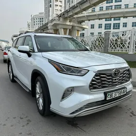 Toyota Highlander 2022