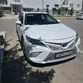 Toyota Camry 2018