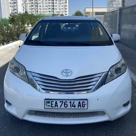 Toyota Sienna 2011