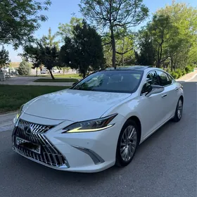 Lexus ES 350 2019