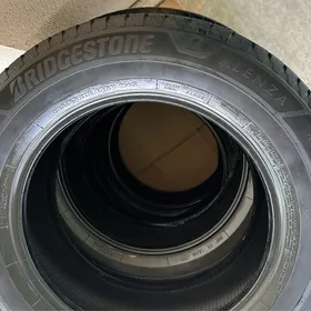 235/65R18 Bridgestone Alenza