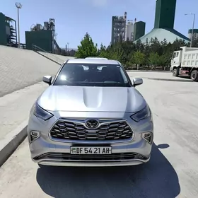 Toyota Highlander 2021