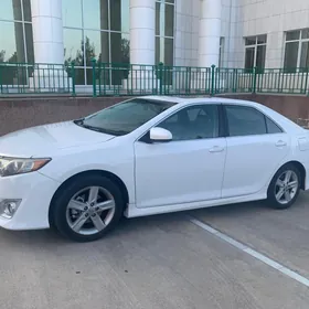 Toyota Camry 2013