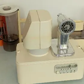 комбайн и тостерница