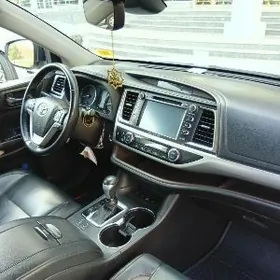 Toyota Highlander 2019