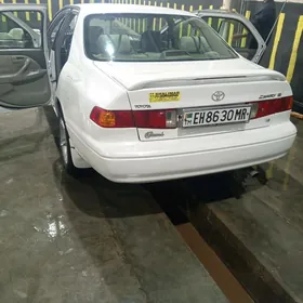 Toyota Camry 1999