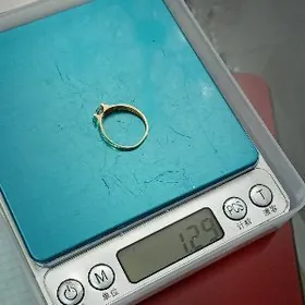 Fiýanit gaşly ýüzük