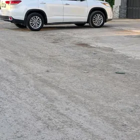 Toyota Highlander 2017