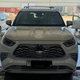 Toyota Highlander 2020