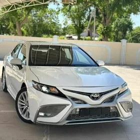 Toyota Camry 2022