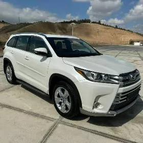 Toyota Highlander 2019