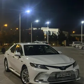 Toyota Camry 2019