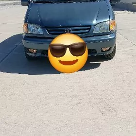 Toyota Sienna 2002