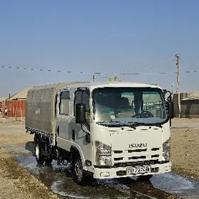 Isuzu Forward 2010