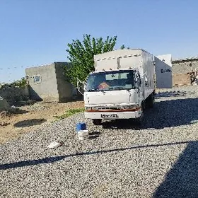 Mitsubishi Canter 2003