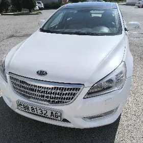 Kia Cadenza 2013
