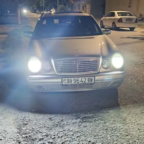 Mercedes-Benz E320 1997