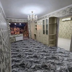 11 мкр 4/2 этаж 2 ком