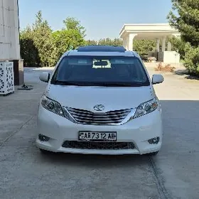 Toyota Sienna 2015