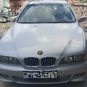 BMW E39 2000