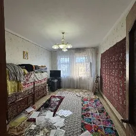 Мир2/2 9/5эт 3ком квадратка