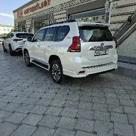 Toyota Land Cruiser Prado 2011