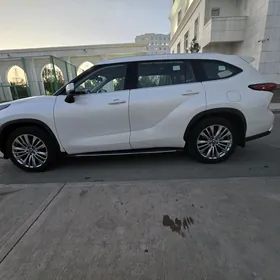 Toyota Highlander 2020