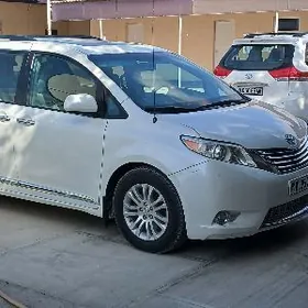 Toyota Sienna 2010