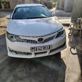 Toyota Camry 2014