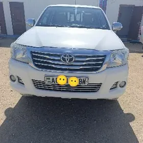 Toyota Hilux 2014