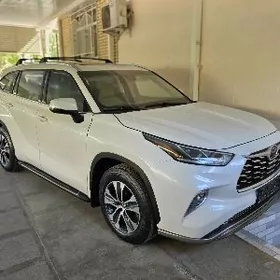 Toyota Highlander 2020