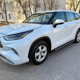 Toyota Highlander 2021