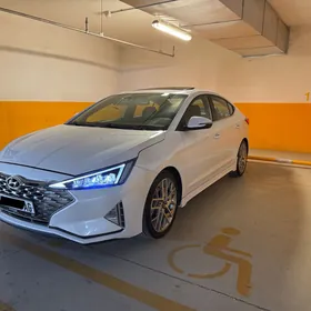 Hyundai Elantra 2020