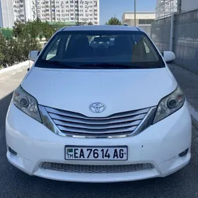 Toyota Sienna 2011