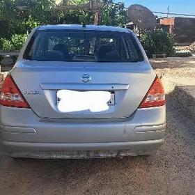 Nissan Versa 2010
