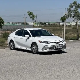 Toyota Camry 2023