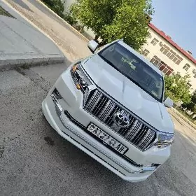 Toyota Land Cruiser Prado 2023