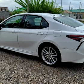 Toyota Camry 2024