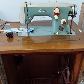 швейная машина LADA