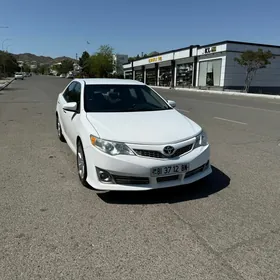 Toyota Camry 2012