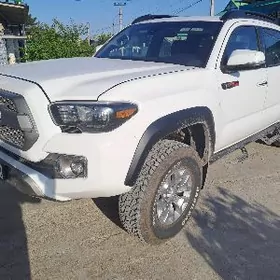 Toyota Tacoma 2018