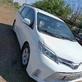 Toyota Sienna 2020