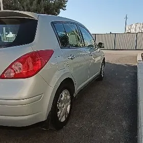 Nissan Versa 2010