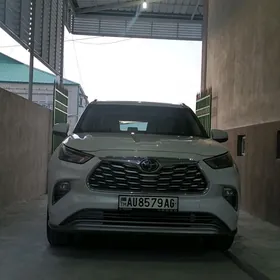 Toyota Highlander 2022